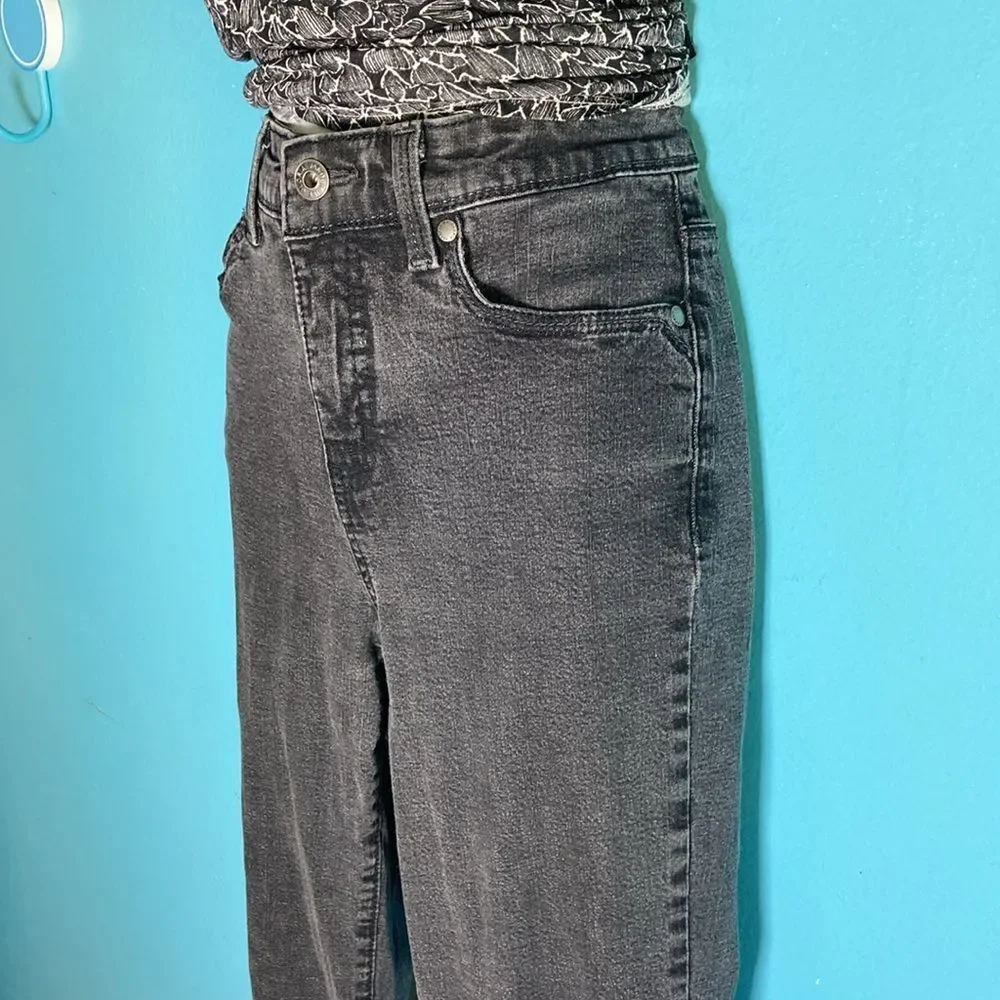 Gloria Vanderbilt “The Perfect Fit” Black Wash Straight Leg Jeans Marked 8 Fit 4